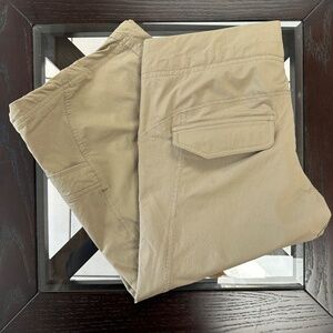 **MOUNTAIN HARDWEAR* Tan Outdoor Shorts Size 8